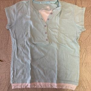 Short sleeved shirt